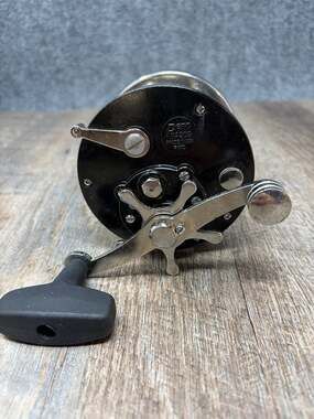Vintage PENN 309 LEVEL WIND Saltwater FISHING REEL Made In USA Works Great!